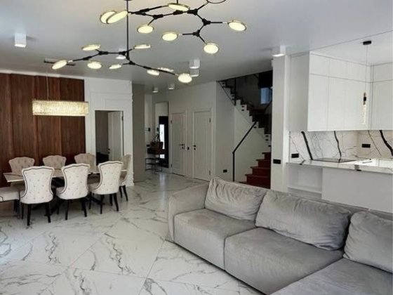 Продаж унікалтного дизайнерського будинку. КМ стоянка 2. Стоянка