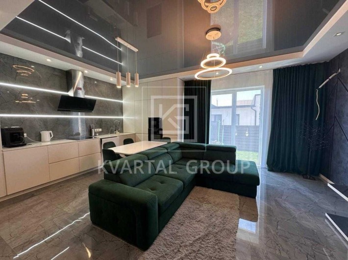 Дуплекс с дизайнерским ремонтом 109кв.м. Стоянка - фото 1