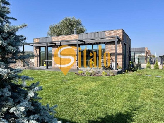 Сучасний будинок з ремонтом біля озера та Київських Карпат в Підгірцях Підгірці