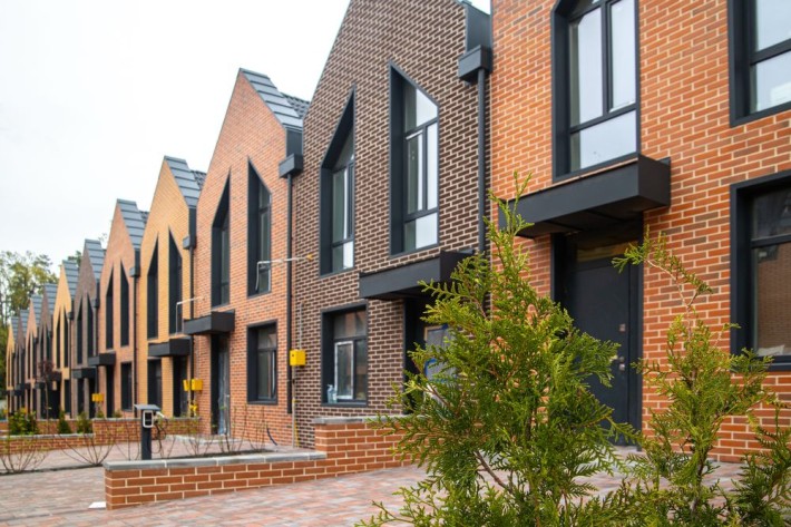 Закрите Котеджне Містечко в Стоянці. Таунхауси з газом. Без комісії - фото 1