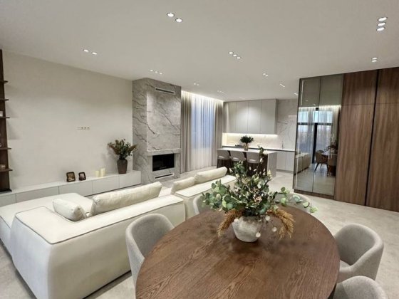 Розкішний БУДИНОК у ЛІСІ з новий ремоном. ГАЗ. Гараж. 8 сот. Віта Пошт Віта-Поштова