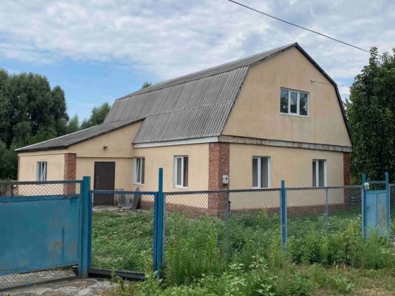 Продам перспективний будинок в місті Узин Узин