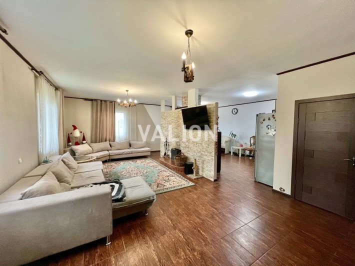 Продаж будинку з ремонтом у  Димері, 35 хв.до метро Героїв Дніпра - фото 1