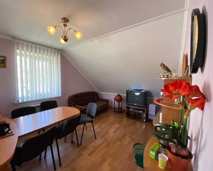 Продаж будинку з ремонтом під ваш бізнес Варшавська траса ! - фото 1