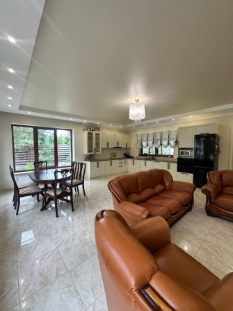 Продаж будинку з ремонтом у Блиставиці, 6 соток, гараж, закрите км - фото 1