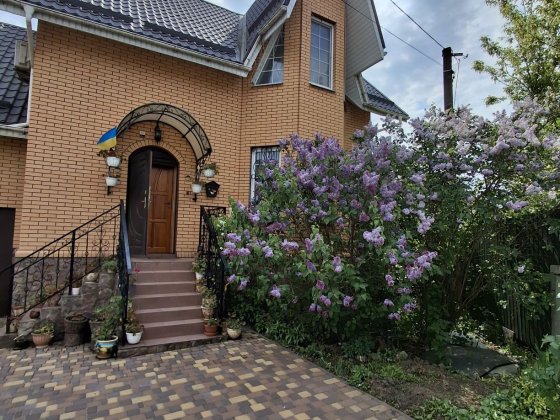 Продаж Будинок з бомбосховищем і власним виходом до річки Гнатовка