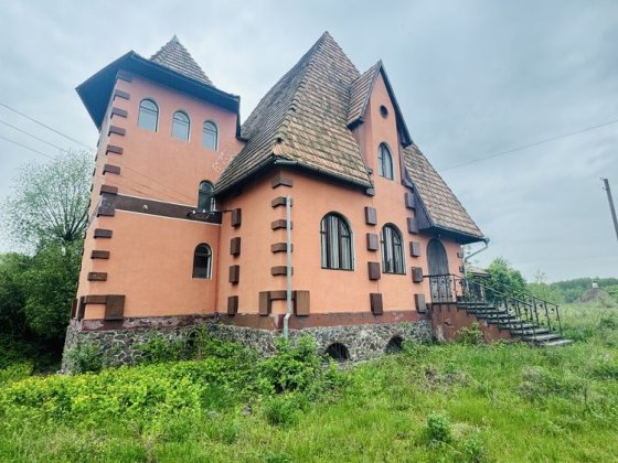 БЕЗ КОМІСІЇ, будинок в центрі з власним виходом до Озера