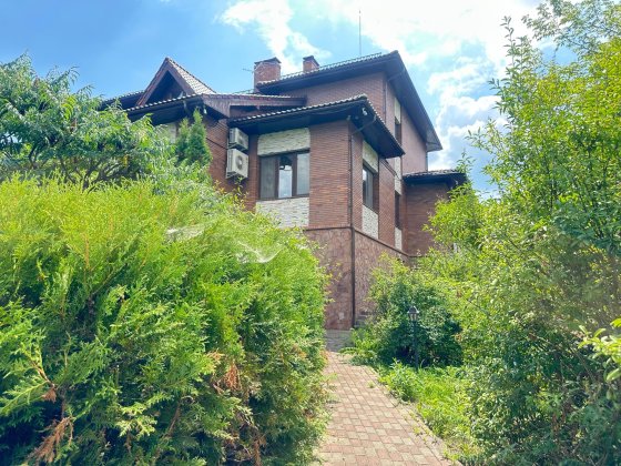 Будинок з виходом до озера, Горбовичі Горбовичі