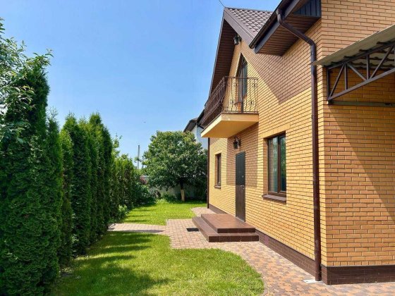 Будинок з ремонтом та індивідуальним опаленням,Дмитрівка,Бучанський рн Дмитровка