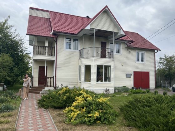 Будинок з ремонтом доглянутою ділянкою 25соток Забуччя