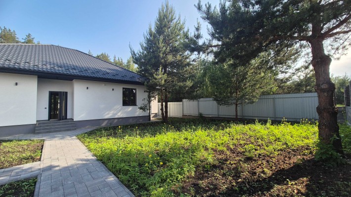 Будинок у Дмитрівці з ремонтом, підвалом і виходом в ліс - фото 1