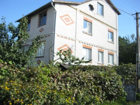 Продається дачний комплекс в Броварському р-ні, в Зазим'ї на Десні. Зазимье