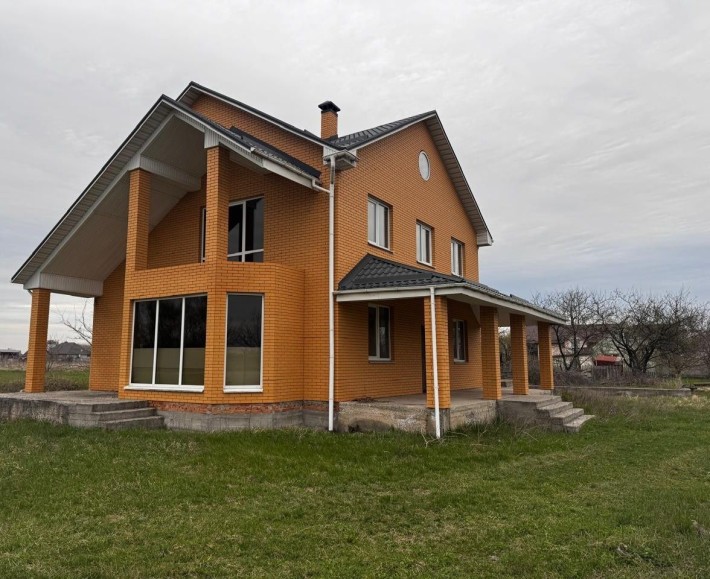 Будинок 190 м +11 соток ,світло 10 кВт Іванків Бориспільського р-ну - фото 1