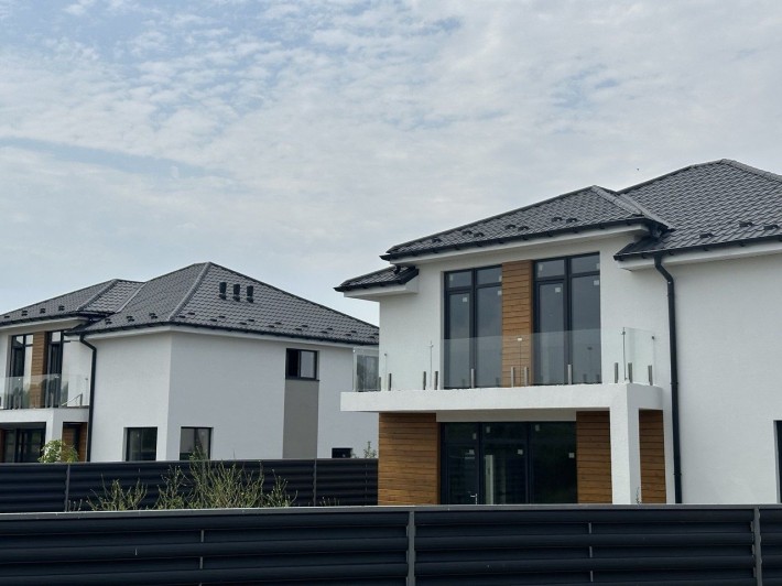 Дім 170 м, біля річки, 8 соток землі, соснова роща на ділянці. - фото 1