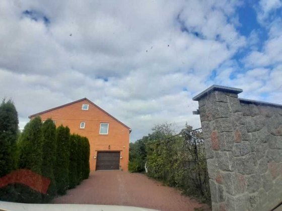 2поверховий будинок у с.Зазим"є 280м2, 17соток землі (10хв.від Києва)