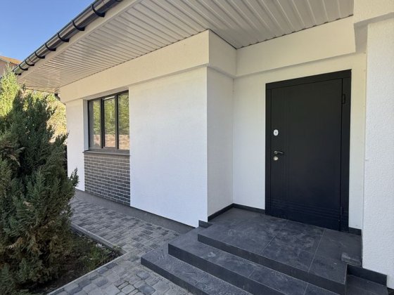 Якісний будинок 110 м² у с. Іванковичі, поруч ліс, озеро і школа Іванковичі