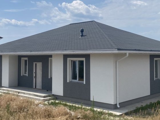 Продам будинок. Ділянка 17,5 соток Лебедівка