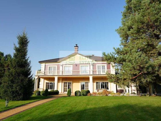 Продажа VIP-дома 590 м² с ремонтом, 30 сот, Riviera Village, 1-я линия Лебедівка