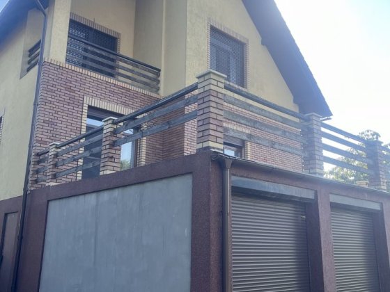 Продаж просторого будинку 300м2.Все для комфортного життя. Малютянка Малютянка