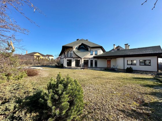 БЕЗ КОМІСІЇ, просторий будинок з ЯКІСНИМ ремонтом, приходь і живи