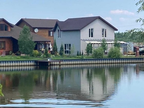 Продаж від власника. Від Бучі 8 км. 220 м2 у лісі на березі озера Мощун