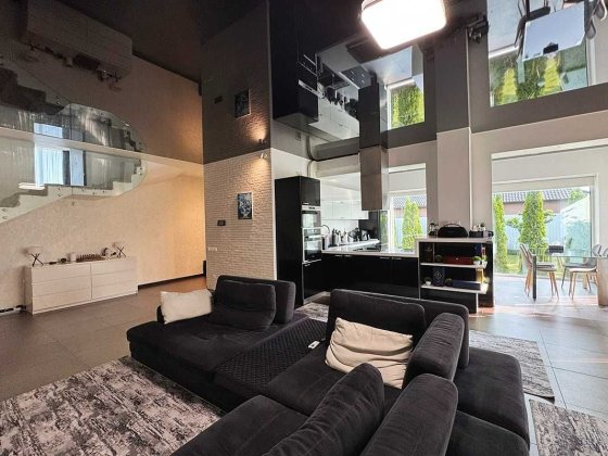 Котедж з дизайнерським ремонтом! Затишна локація.Мінімальне оформлення Михайлівка-Рубежівка