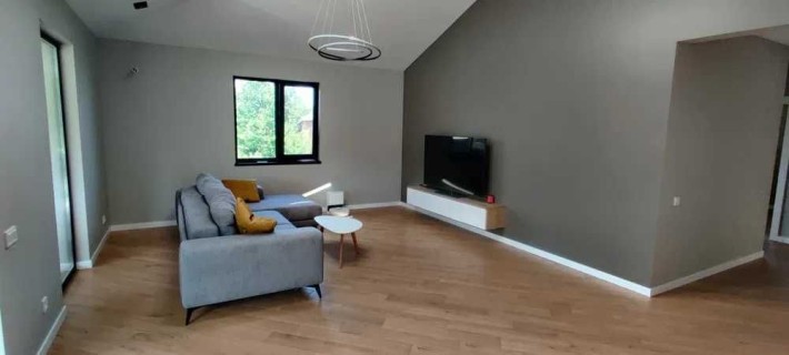 Продаж нового будинку з ремонтом! с Нові Безрадичі! 10 сот, 107м.кв! - фото 1