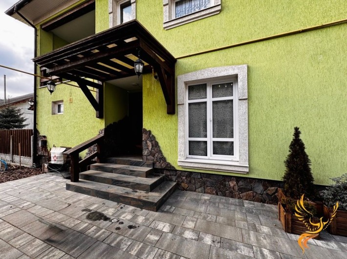 Продається двох поверховий будинок в місті - фото 1