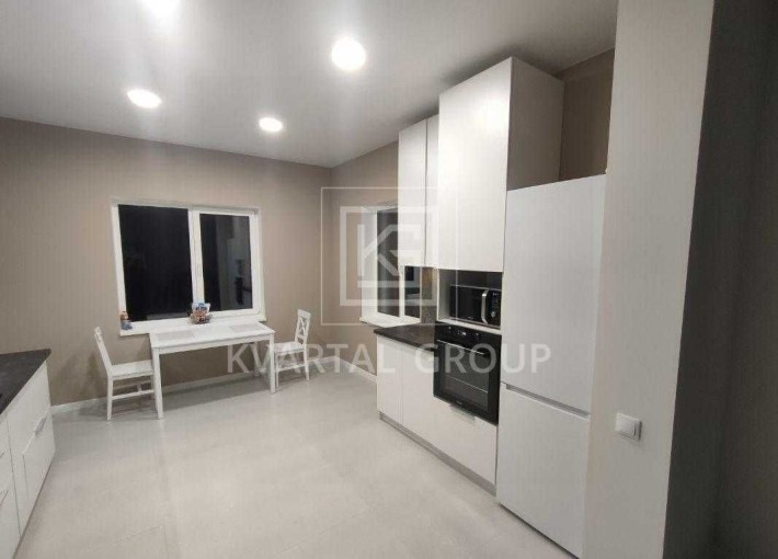 Класний будинок з ремонтом біля співучого поля Михайлівка Рубежівка - фото 1