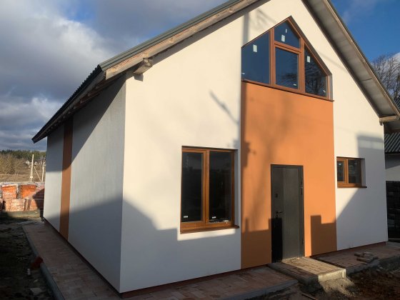 Власний компактний будинок з гарною ділянкою.Зручна локація! Михайлівка-Рубежівка