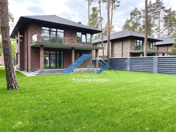 Конча Заспа, Плюты. Новый дом в сосновом лесу Плюты