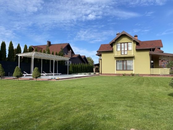 Продам чудовий будинок під Києвом. Петрушки