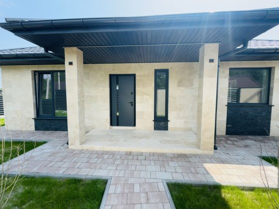 Продаж будинку з терасою та лісом поруч Путровка