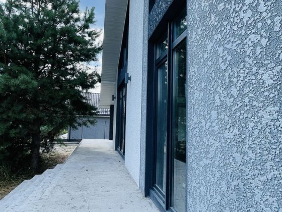 Путрівка продаж будинка з молодими соснами на ділянці Власник Путровка