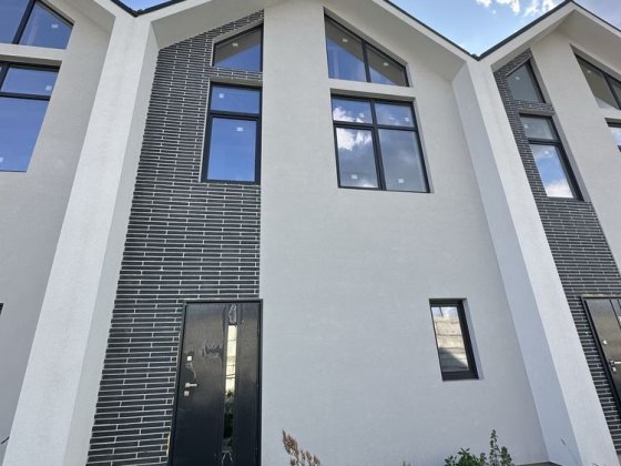 Продам ТаунХаус 100м2, Погреби, Троєщина Погребы