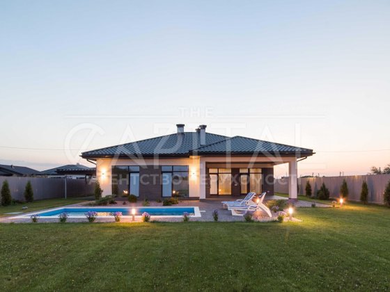 Продажа дома с бассейном, с. Погребы, Броварской р-н Погребы