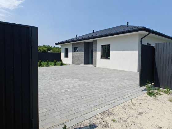 Продам будинок 10 на 15 метрів в Рожівці, Незалежності 16,  6.3 сотих Рожівка