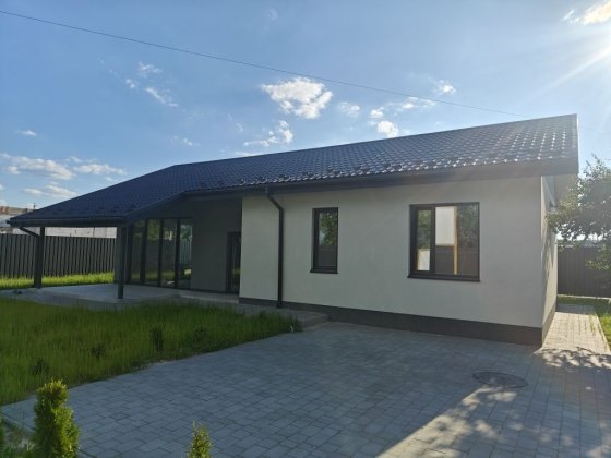 Продам будинок 14.4 на 8 метрів в Рожівці Рожівка