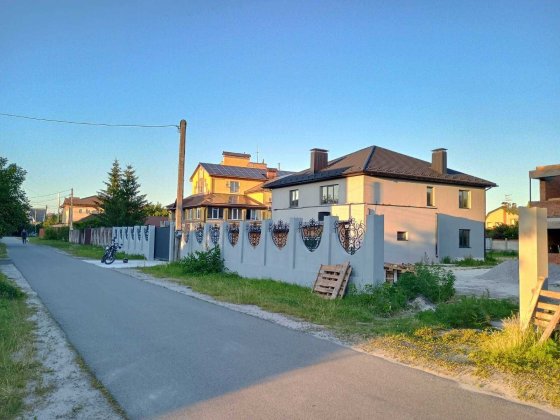 Будинок Київ-5км Погреби Броварський р-он 267квм Червона цегла 10сот Погребы