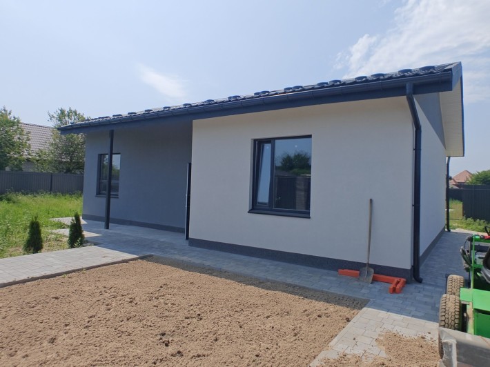 Продам будинок 9 на 12 метрів в Рожівці - фото 1