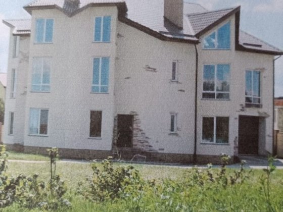 Продам житловий комплекс та земельну ділянку 50сот.с.Пухівка. Пухівка