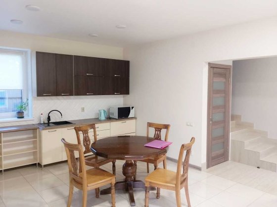 2-поверховий таунхауз з гаражем, меблями, технікою, вул.Миру, 120 кв/м Івано-Франківськ