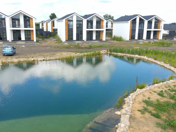 Готовий дуплекс 95 кв.м в Gardd House з видом на озером на території Рожни