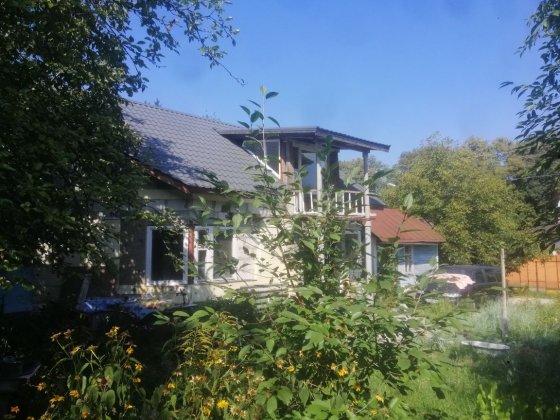 Дом коттедж  в Киеве начало житомирской трассы "поворот на Ча Чайки