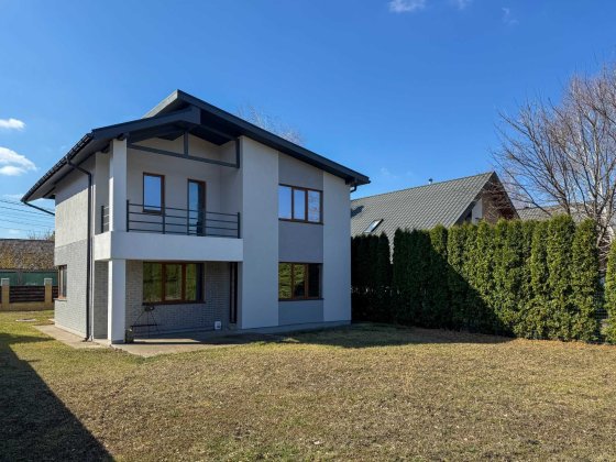 Сучасний двоповерховий будинок у котеджному містечку, с. Чайки! Чайки