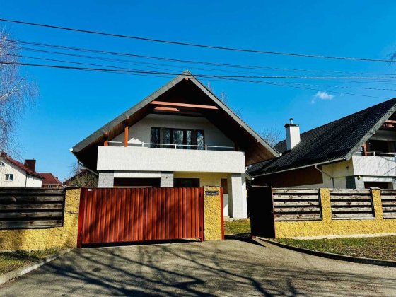 Сучасний двоповерховий будинок у котеджному містечку, с. Чайки! Чайки