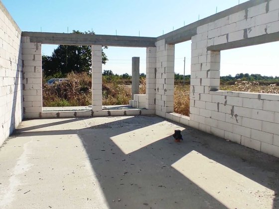 Продається ділянка з недобудованим будинком КМ "Міжріччя" Хотянівка