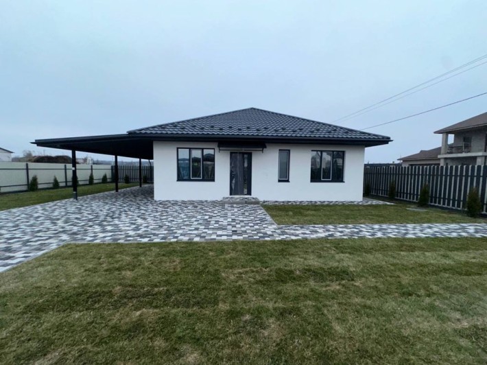 Продаж одноповерхового будинку 95 м2 в Ірпені на 5 сотках, тераса - фото 1