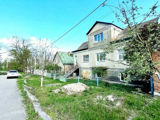 Продам міцний будинок в центрі Соколівки. Соколовское