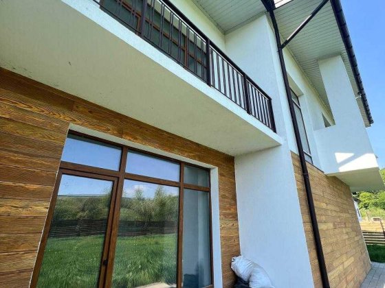 Продаж 4 кімнатного котеджу  у мальовничих Винниках Винники